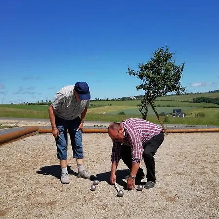 Huegelhaus * Plütscheid