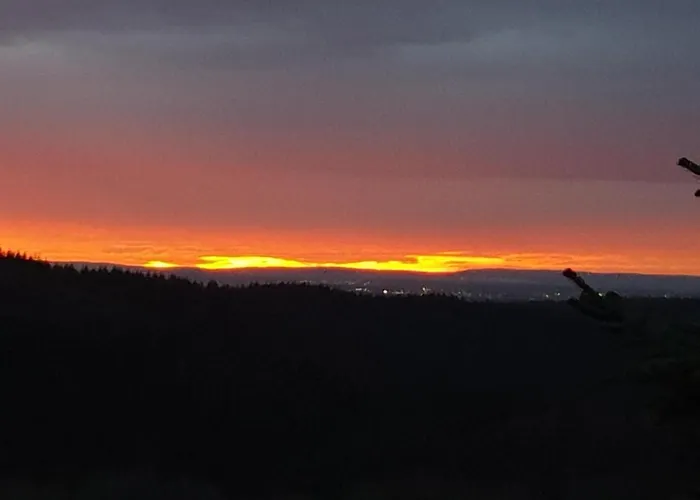 Huegelhaus דירה Plütscheid